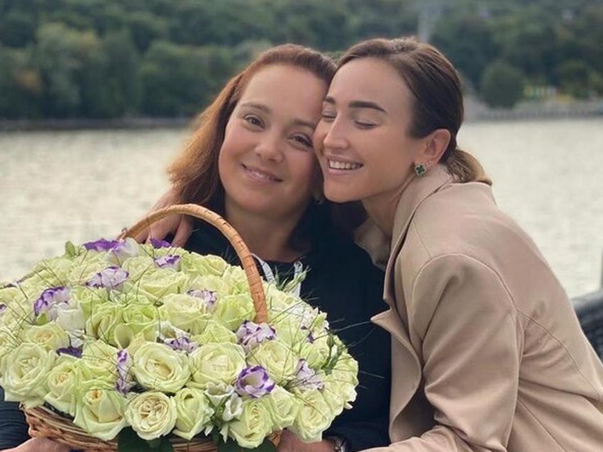 Ольга Бузова с мамой Ириной. Фото: инстаграм*