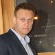 Алексей Навальный уже может вставать с кровати