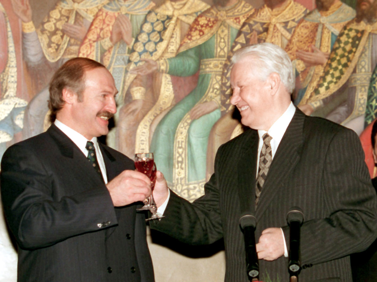 Александр Лукашенко думал, что займет место Ельцина во главе России