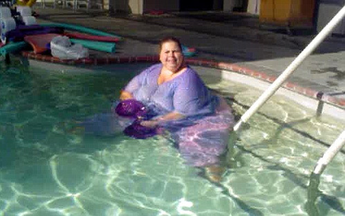 Толстые женщины в бассейне фото