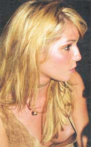 Кішкентай мүшесі бар жыныстық қатынас Әдемі трусики киген киска