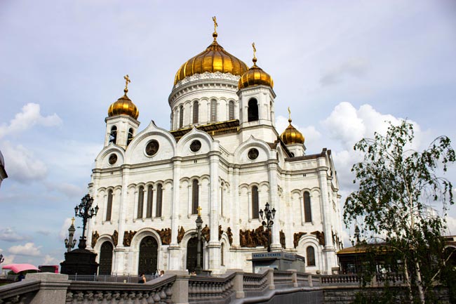 Главный храм православных России - Кафедральный соборный храм Христа Спасителя в Москве