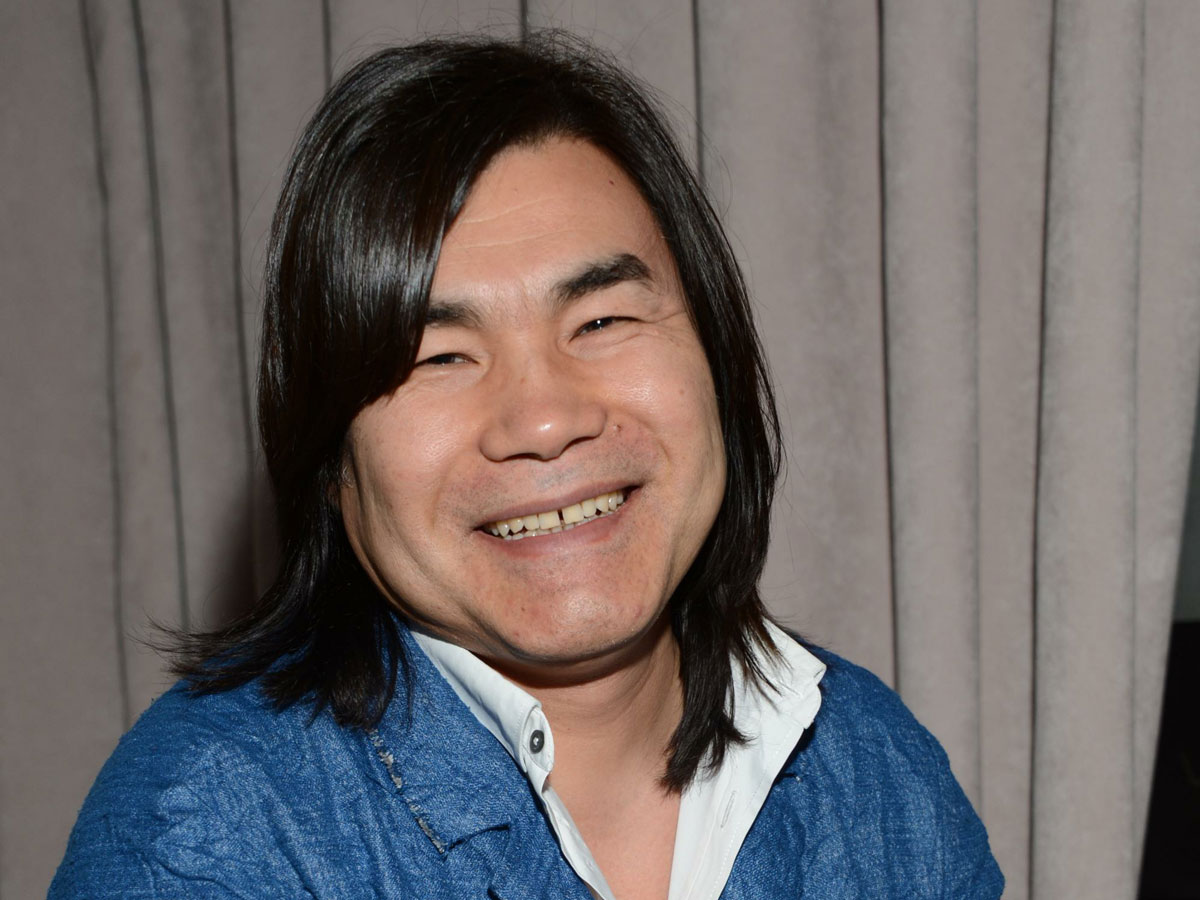 "Спасибо всем, кто помнит": Леонид Агутин показал, как выглядит могила Батырхана Шукенова в Казахстане