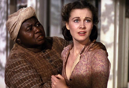 Кадр из фильма «Унесенные ветром». Мамушка и Скарлетт