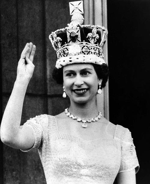 Елизавета II в день коронации, 2 июня 1953 года. ru.wikipedia.org