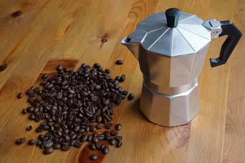 Зерна кофе содержат не только кофеин. Фото: pixabay.com
