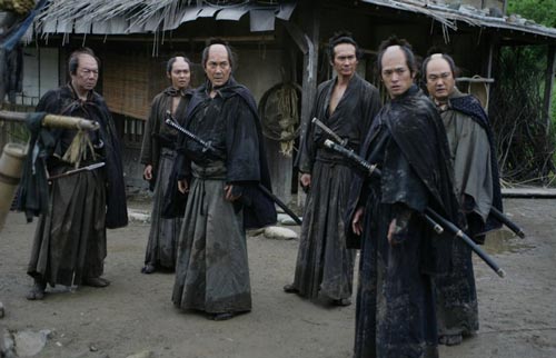 Жизнь ронина была для самурая настоящим проклятием. Кадр из фильма «13 убийц»