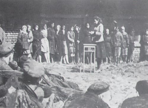 «Час» политинформации в 1942-м году. wikimedia.org