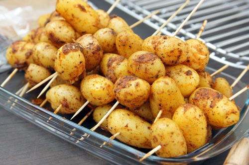 Промариновавшись, картофель стает особенно нежным и ароматным. pxhere.com
