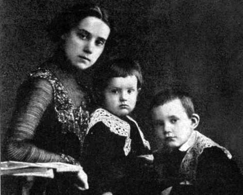 Первая жена Керенского с сыновьями