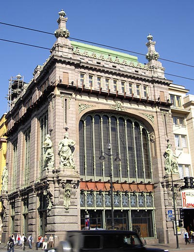 Гастроном «Елисеевский» снаружи. wikipedia