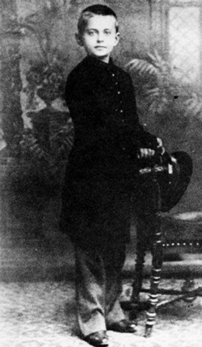 Лейба Бронштейн в 9 лет