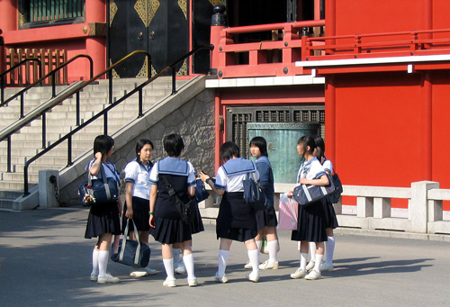 Школьницы из Японии. wikimedia