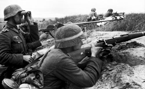 Немецкие солдаты ведут бой под Воронежем. wikipedia