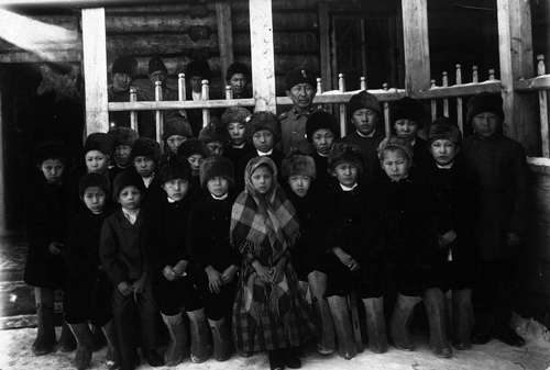 Ученики церковно-приходской школы в Якутии, конец XIX-начало XX века
