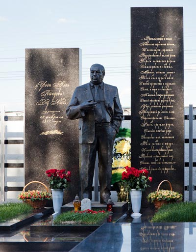 Могила Аслана Усояна (Деда Хасана) на Хованском кладбище в Москве. Wikimedia Commons / Dmitry Rozhkov