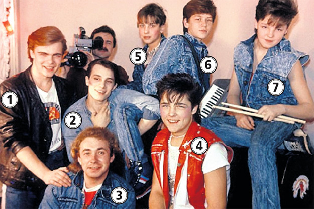 Легендарный состав «Ласкового мая»: 1. Костя Пахомов. 2. Андрей Разин. 3. Сергей Кузнецов. 4. Юра Шатунов. 5. Саша Прико. 6. Игорь Игошин. 7. Сергей Серков. Фото с сайта laskovymay.com