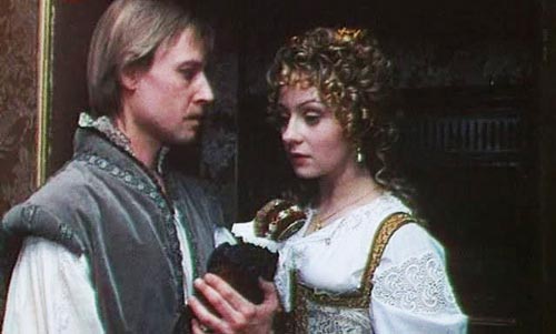 Кадр из фильма Муратова «Королева Марго», 1996 год. Маргарита и ла Моль