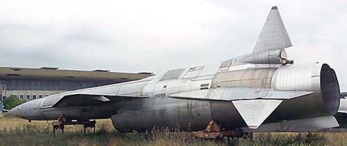 Ту-121, самолет-ракета, предназначенный для полета в одну сторону с ядерным зарядом на борту