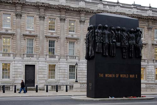 Памятник «Женщины во Второй Мировой войне», скульптор Д. Миллс, 2005 год, Лондон. Фото: wikimedia.org
