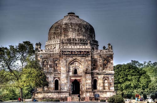 Трещины на многих индийских храмах – последствия не только времени, но и сильных подземных толчков. pixabay.com
