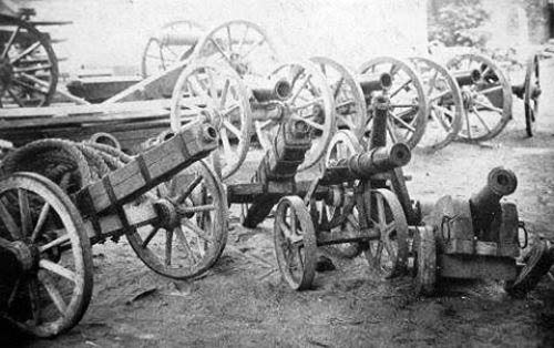 Деревянные пушки филиппинских партизан 