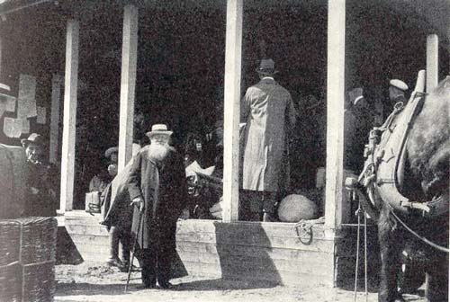 Петр Кропоткин проездом в Швеции в 1917 году. wikipedia