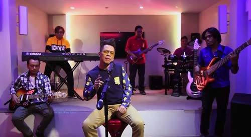 Концерт узника тюрьмы «Билибид» Герберта Коланго. Кадр YouTube