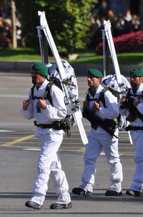 Испанские горные стрелки на параде. 2010 год. flickr.com