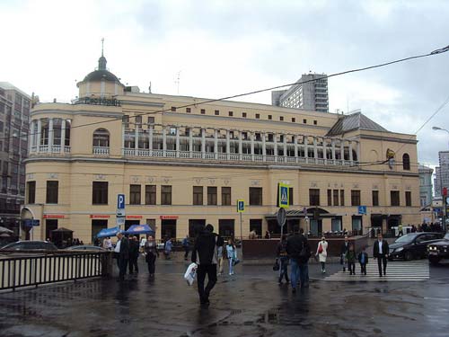 Сегодня знаменитый некогда ресторан «Прага» закрыт. Wikimedia