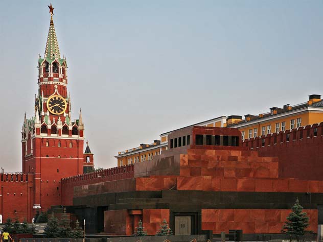 На какие экскурсии в Москве ходят иностранные футбольные фанаты