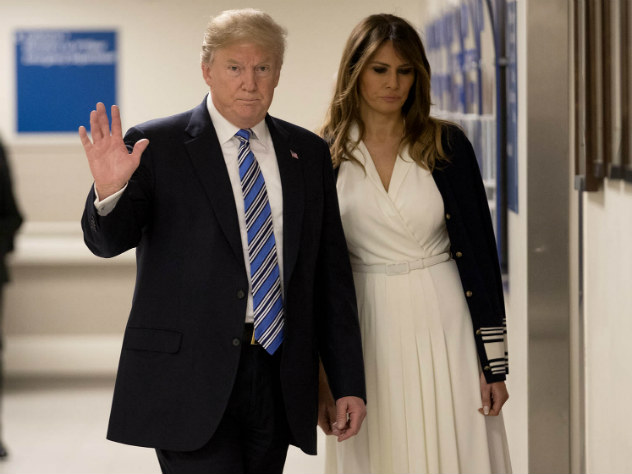 Меланья Трамп пожаловалась в Секретную служба США на Питера Фонду из-за призывов посадить ее сына в клетку с педофилами