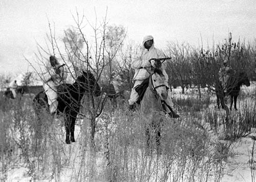 Кавалерийский разъезд в приволжских степях. Фото: Минобороны России