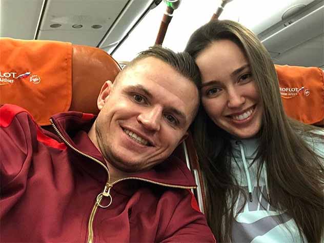 Анастасия Костенко и Дмитрий Тарасов стали счастливыми родителями: девушка родила дочь в роддоме «Лапино»