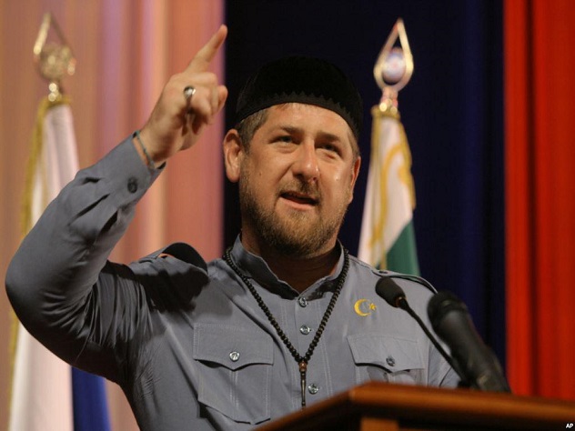 Кадыров подарил машину пытавшемуся остановить нападения на полицейских в Чечне