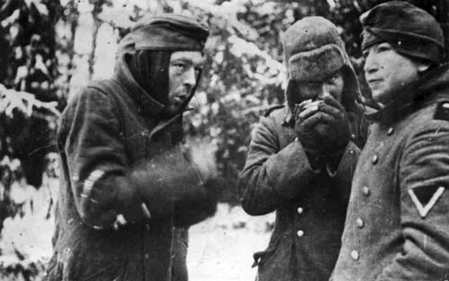 Не рассчитанное на русские морозы обмундирование сыграло не решающую, но немалую роль в недееспособности немцев во время войны