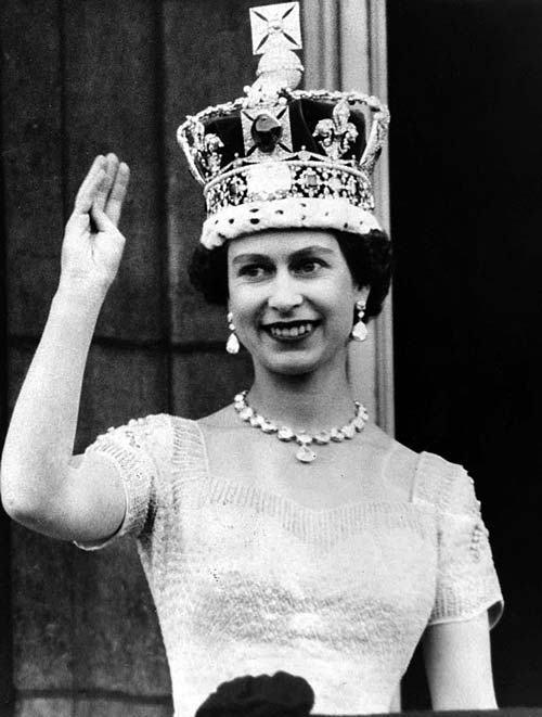 Елизавета II после коронации в 1953 году. Источник: Wikipedia.org