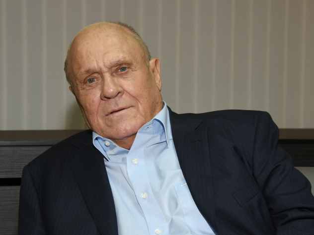 Режиссер фильма «Любовь и голуби» Владимир Меньшов выразил свои соболезнование родным и близким актера Игоря Ляха, который сыграл в картине главную роль.