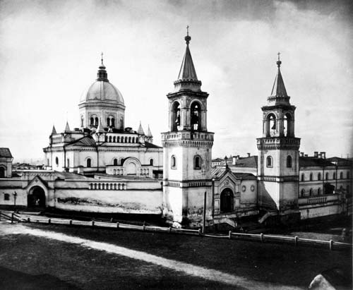 Cоляной двор примыкал к Ивановскому монастырю (на фото) и находился в районе нынешней Солянки. Wikimedia
