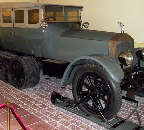 Ленин предпочитал «роллс-ройсы» - не удивительно, что преступникам его авто понравилось (автомобиль вождя из музея в Горках). Wikimedia