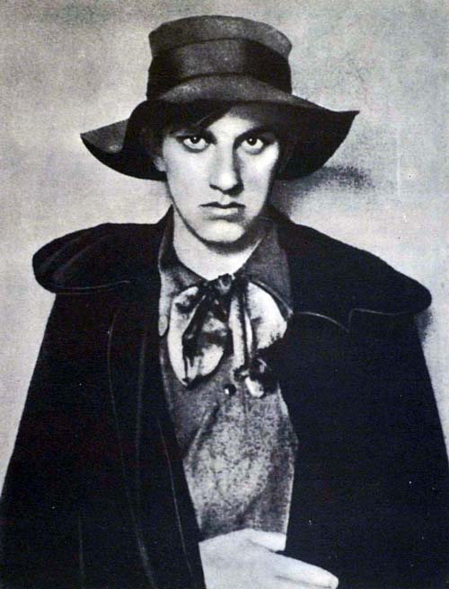 Владимир Маяковский после заключения в Бутырке, 1910 год. Фото: wikimedia.org