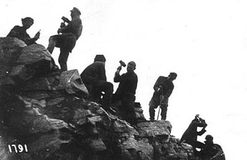 Заключенные на строительстве Беломорканала, фото 1931-33 года, когда   стройкой руководил Успенский. Источник: wikimedia.org