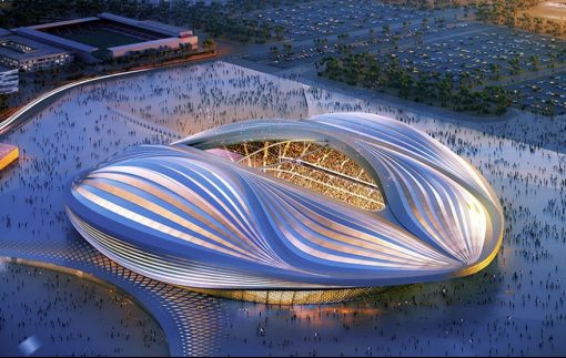«Эль-Вакра» — стадион самого древнего населенного пункта Катара, одноименного портового городка. Не случайно по форме строение напоминает раздувающийся парус. Фото: sc.qa