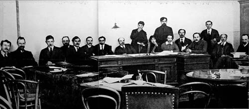 Заседание Совета народных комиссаров во главе с В.И. Лениным, начало 1918 года. Wikimedia