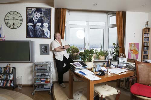 Сергей Проханов в своем домашнем рабочем кабинете. Globallookpress.com