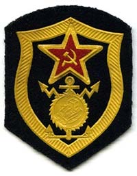 Нарукавный знак по роду войск (службы) военных строителей и военнослужащих военно-строительных частей СССР с 1969 года и Российской Федерации до 1994 года. Источник: wikipedia.org
