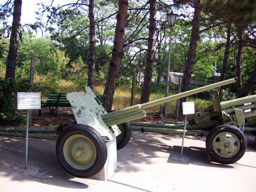 Знаменитая противотанковая пушка «сорокапятка», музей на Сапун-горе, Севастополь. Источник: wikimedia.org