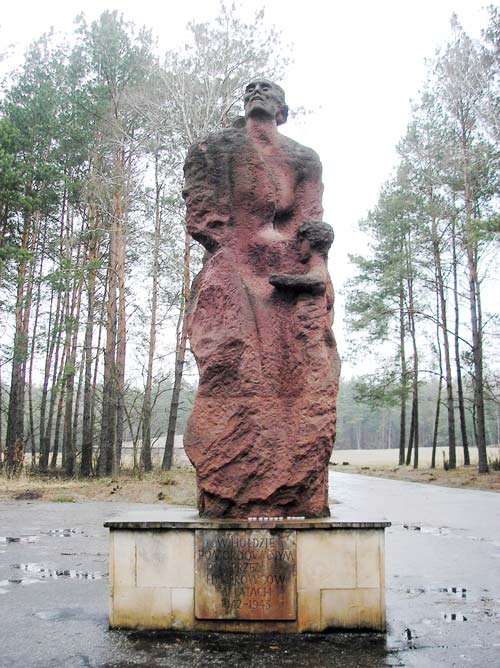 Памятник узникам в Собиборе в Польше. Источник: wikimedia.org