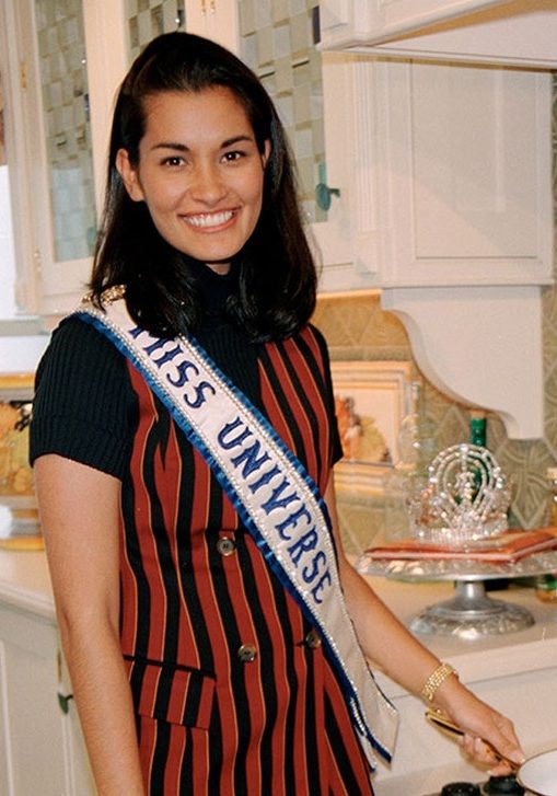 И в главном конкурсе планеты «Мисс Вселенная» были скандальные случаи. Например, 26-летняя Брук Махеалани Ли, победившая в 1997 году, совершенно не понравилась зрителям. По мнению СМИ, победа американки — политическое решение. Собственно, американцы ведь и являются организаторами конкурса.