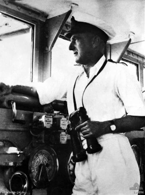 Капитан на капитанском мостике. Источник: wikipedia.org
